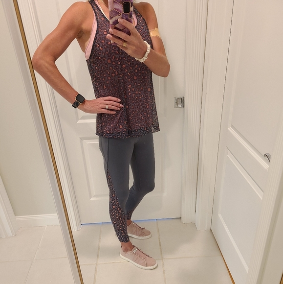 Super Comfy Victoria Secret Leggings. - Picture 5 of 6